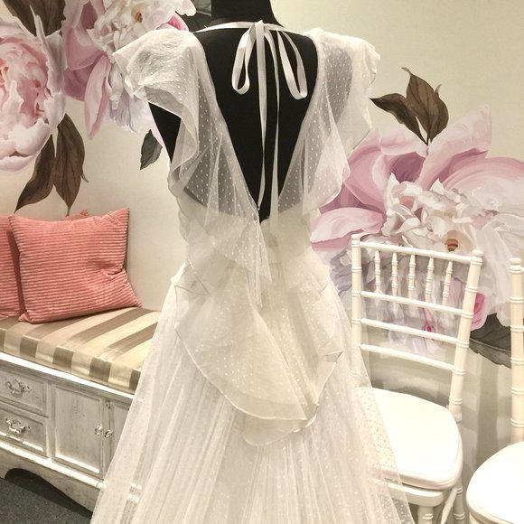 Theia Wedding Gown! - Picture 7 of 8